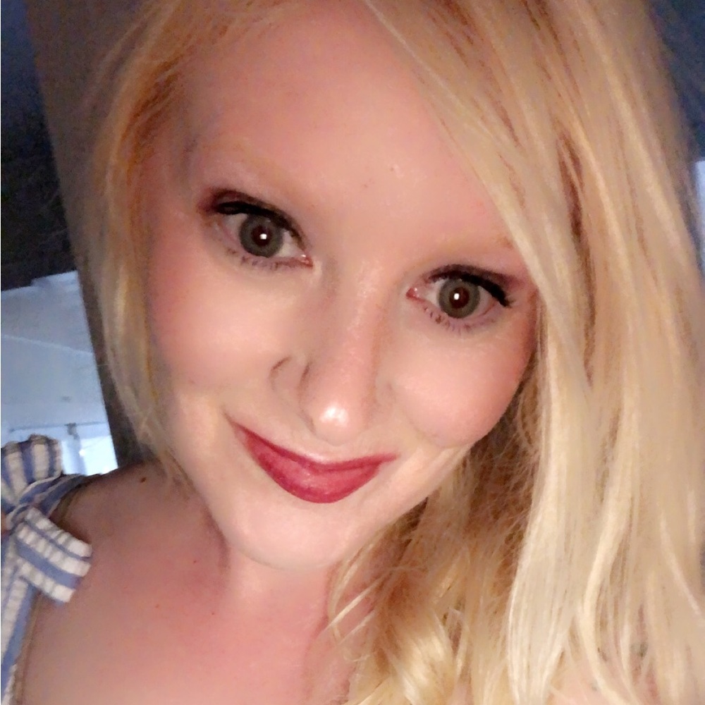 Meet your Posher, Nicole